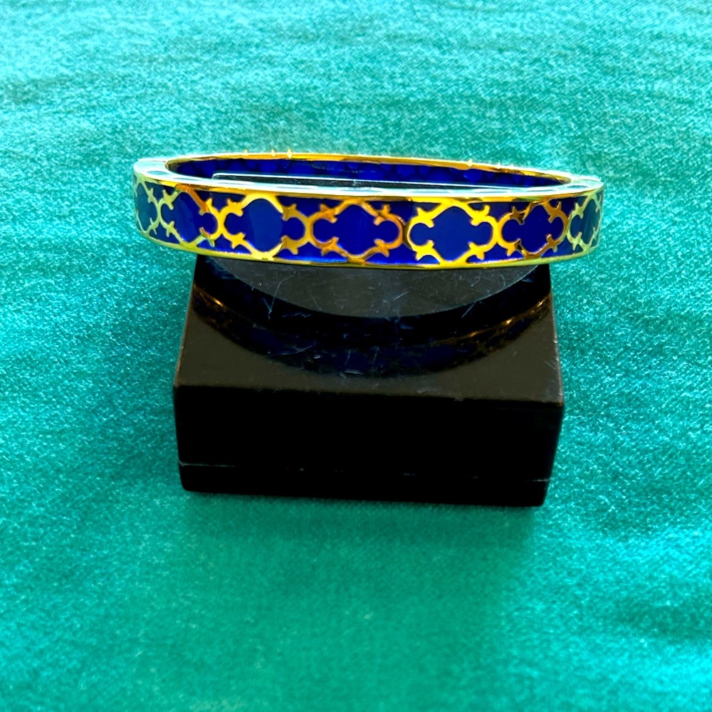 Gold Tone Over Blue Bracelet with Spring / Magnetic Closure